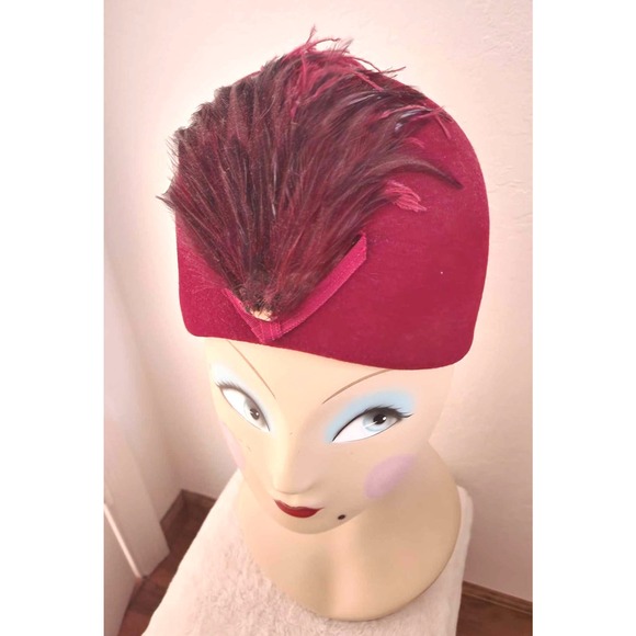 Vintage Mr. Charles Doeskin Felt 100% Wool Cranberry Dome Hat w/Large Feather - Picture 3 of 8